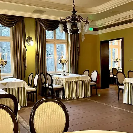 Dworek Leśniczówka