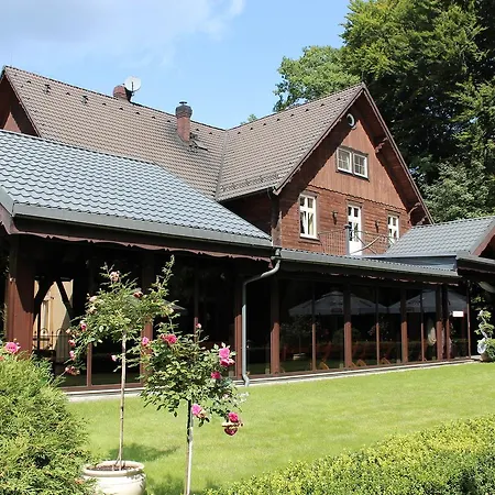Dworek Leśniczówka Hotel *