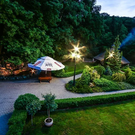Dworek Leśniczówka Hotel